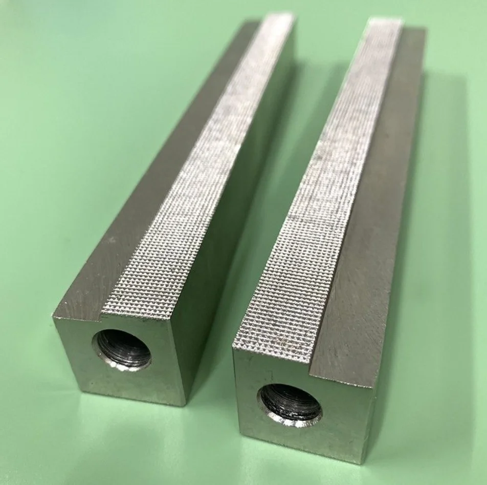 Vertical packaging machine longitudinal sealing mold unilateral vertical sealing heating block sealing heating block