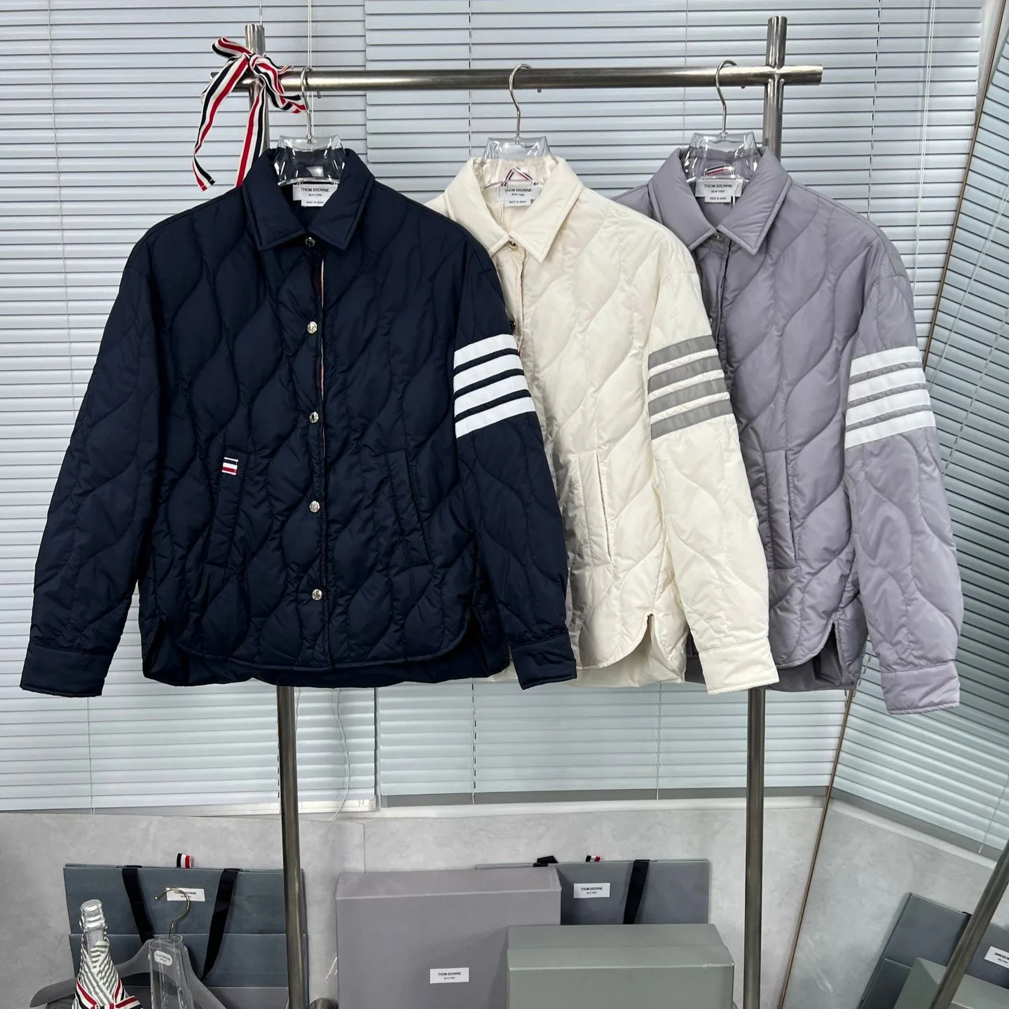 

Новая классическая стеганая куртка с четырьмя пуговицами, теплая повседневная модная куртка с ромбовидным узором, женское осенне-зимнее пальто