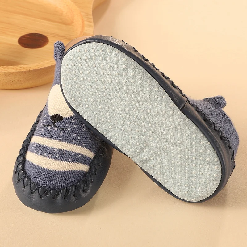 Zapatos de calcetines de bebé a juego de colores para niños, zapatos bonitos para niños, muñeca, suela suave, zapatillas de piso para niños