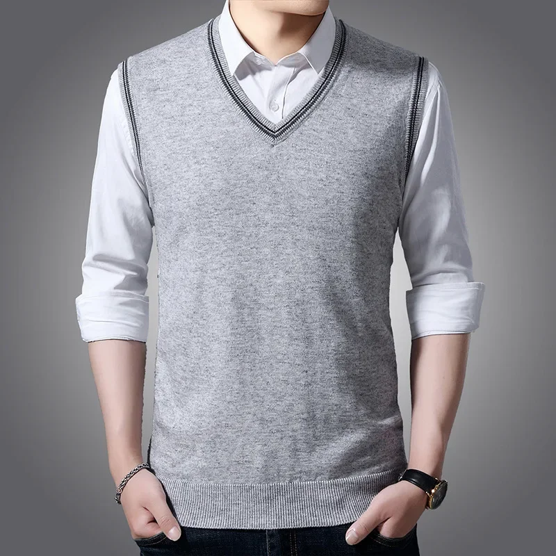 Autumn and winter clothing: sweater, vest, middle-aged men's vest, medium and fake, two knitted shoulder sweaters