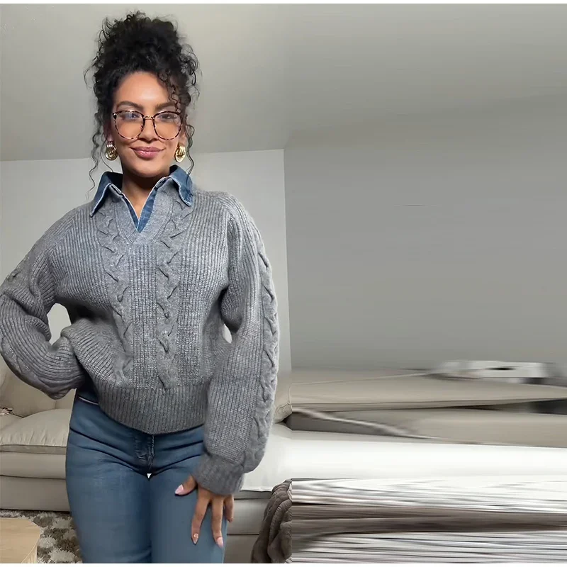 Gedrehter Revers-Kragen Denim-Patchwork Strickpullover für Damen, Streetwear Langarm Locker Sitzende Strickwaren, Schicke Damen-Oberbekleidung Neu – Detail 4