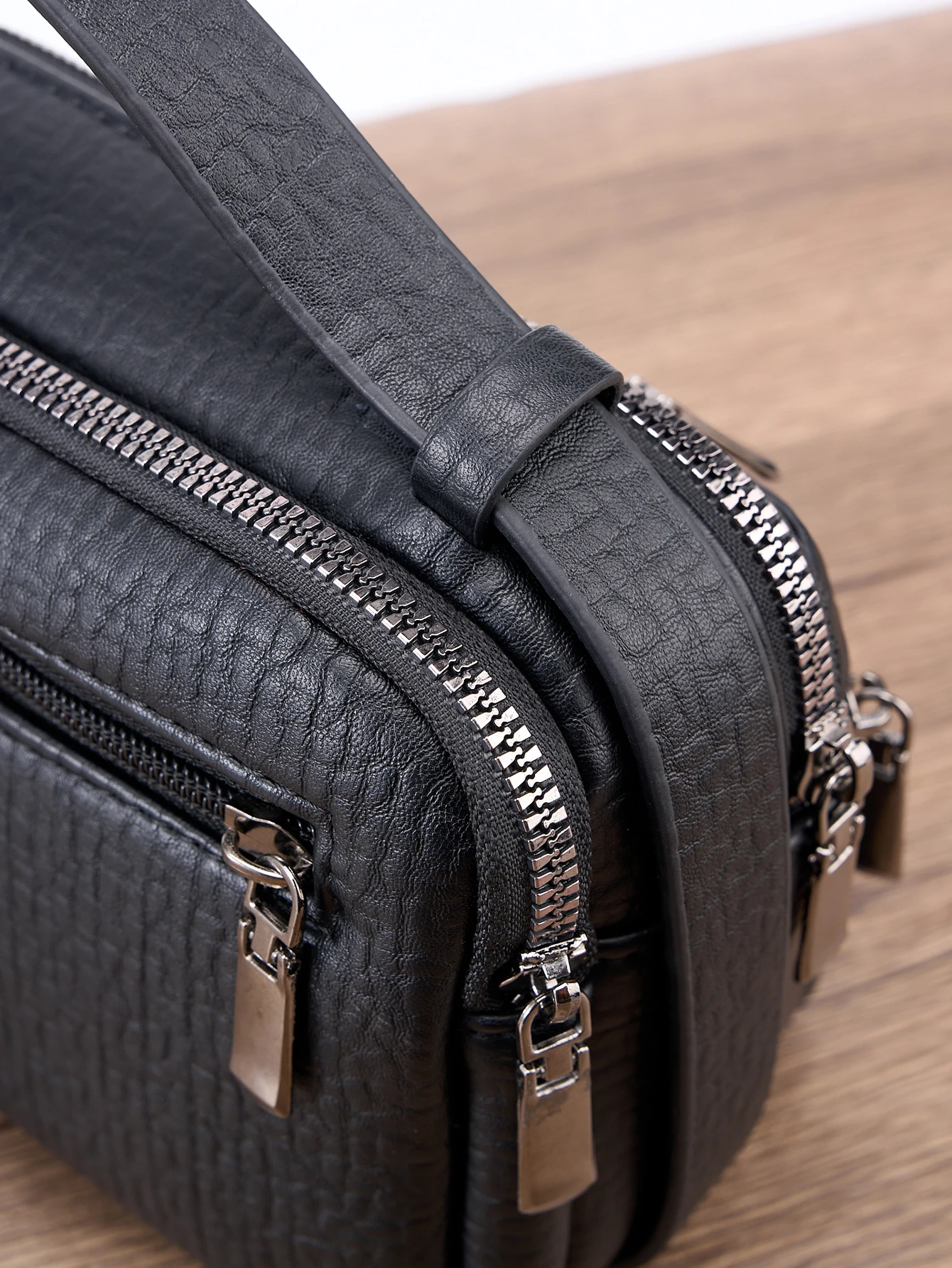 24cm Herren-Anti-Diebstahl-PU-Krokodil-Business-Handtasche - Wasserdichter Schlanker Organizer mit Handgelenkschlaufe, 3 Reißverschlusstaschen – Detail 2