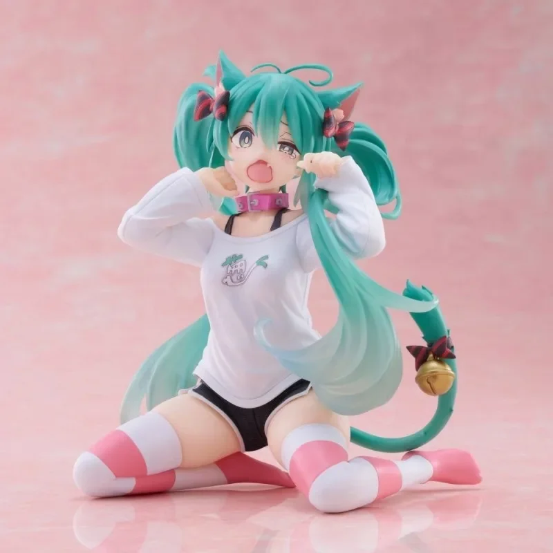 Taito Hatsune Miku Anime Figure, Vocaloid Original Cantor, Mesa Fofa, T-Shirt Orelhas de Gato, Toy Modelo, Presente de Aniversário, 13cm