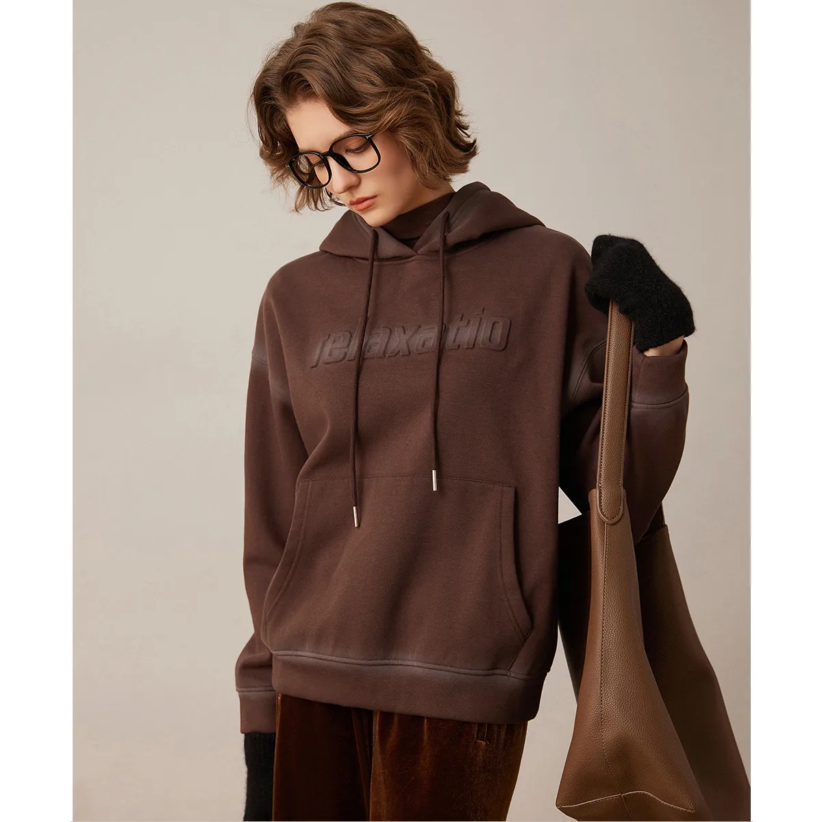 LOUIS YAO 2025 Winter Velvet Thickened Hoodie Micro Elastic Loose Spray Painting Process Design Women's Hoodie