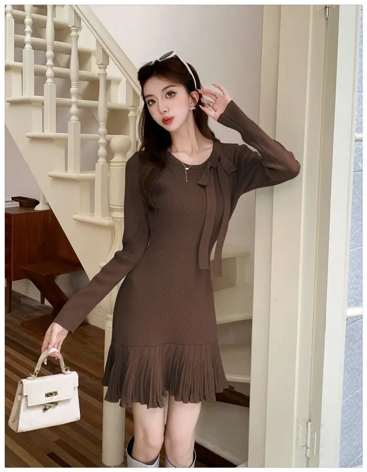 Sweater Dress Women\'s Short Style New Knitted Round Neck Style Interior Design Sense Pleated Skirt