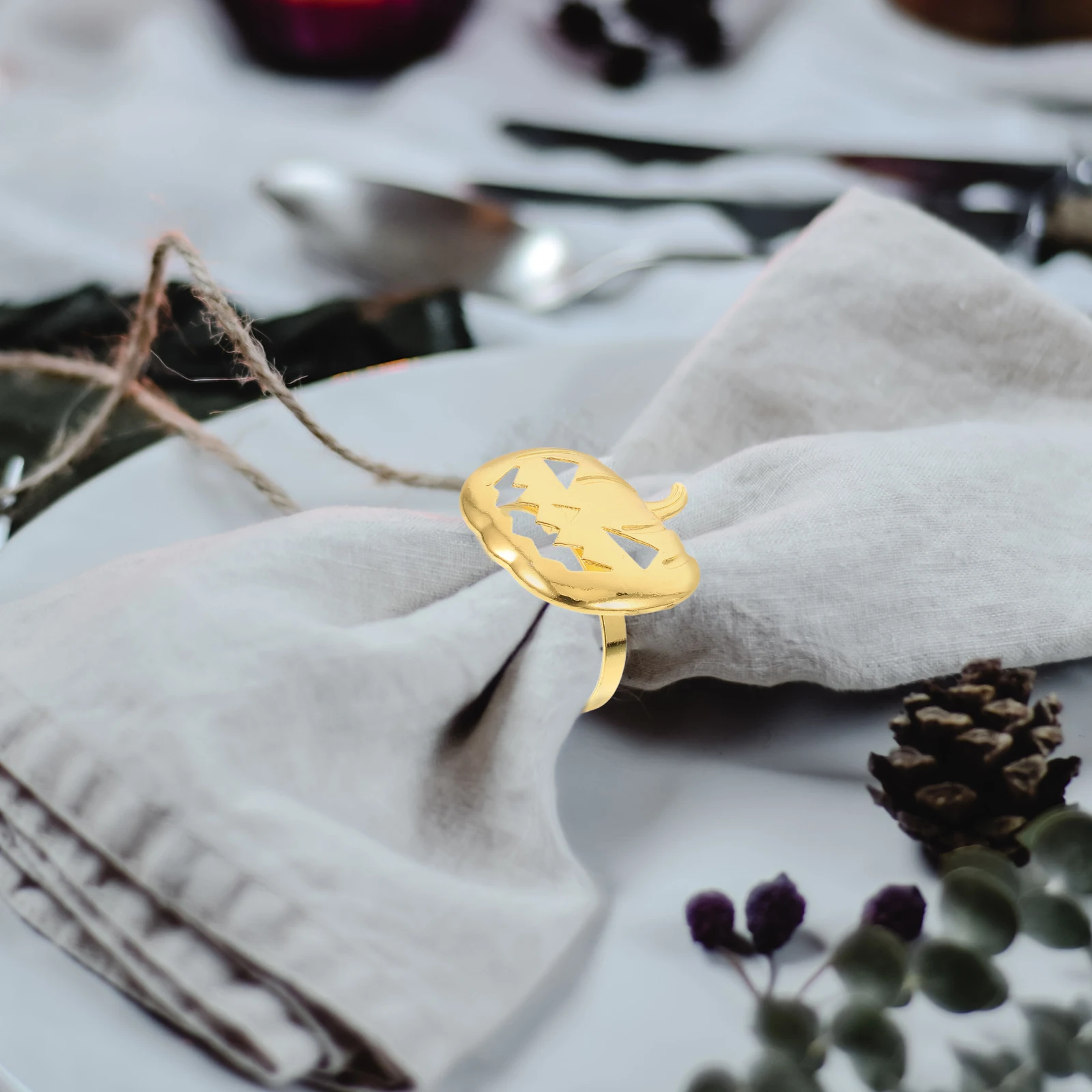 

6pcs Pumpkin Rings Golden Halloween Table Decoration Buckles Napkin Holders Fits Halloween Napkin Buckle Cloth