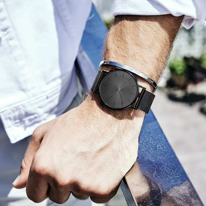 2025 Orologio da uomo ultrasottile Studente maschile Moda Semplice tendenza al quarzo Nuovo orologio da uomo impermeabile