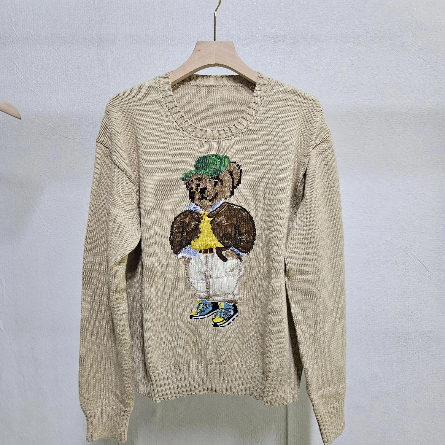 

2025 Autumn/Winter New Arrival – Women's Heavyweight Cotton Round-Neck Preppy Sweater, Youthful & Versatile