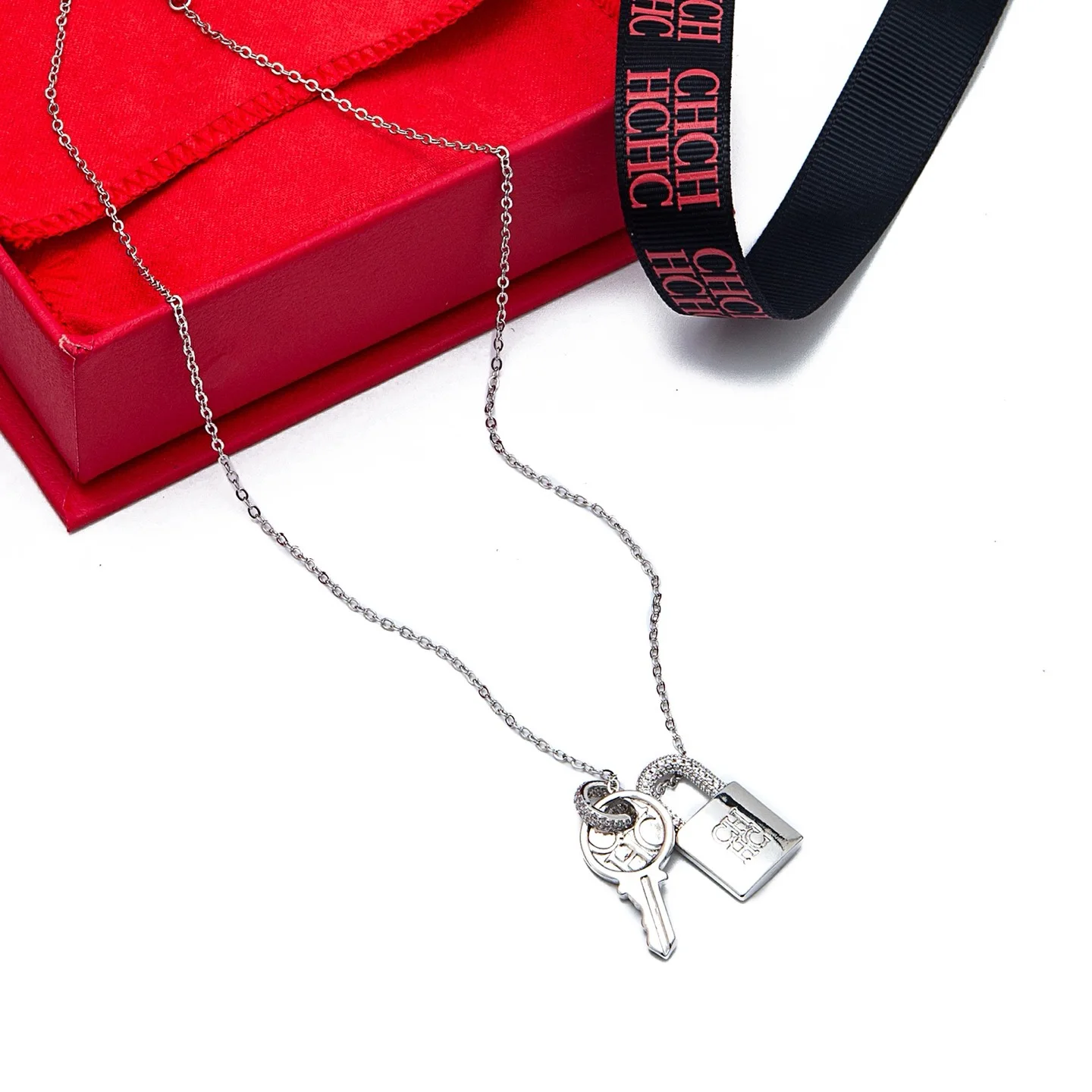 New  Lock Series Love Couple Necklace Classic Hot Selling Gift Box Packaging