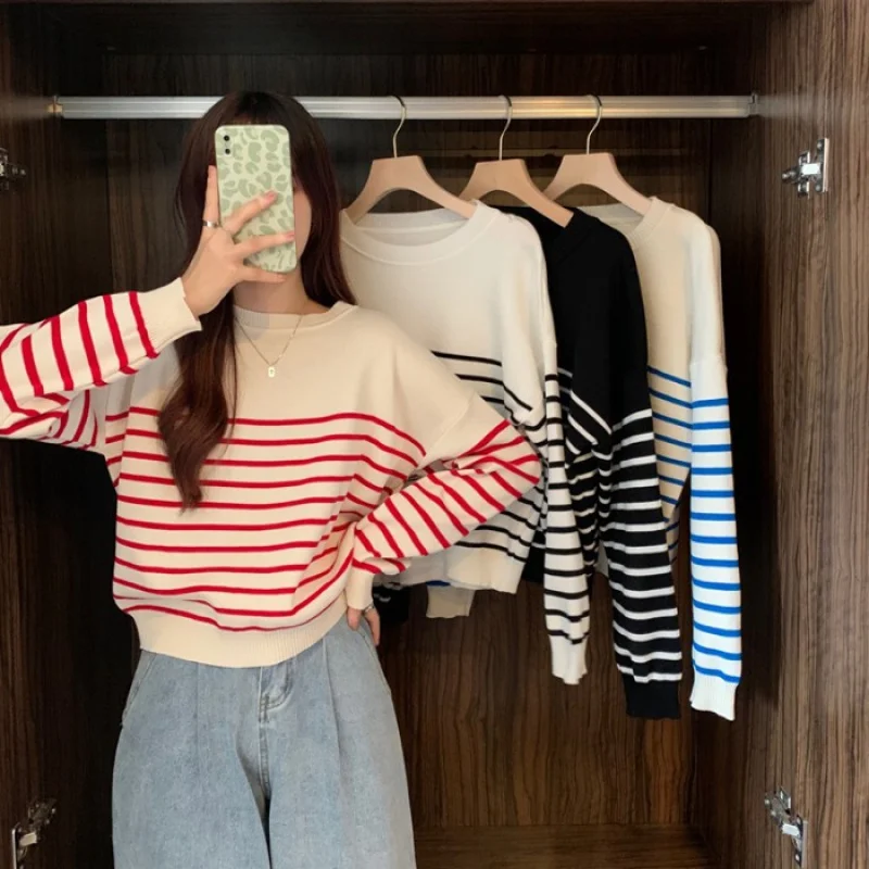 Koreański styl paski wycięcie pod szyją długie rękawy dzianina wczesna jesień moda damska projekt luźna koszulki zwężane ku dołowi wyszczuplająca
