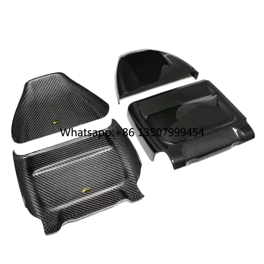 

The backrests of the seats in F90 M5 are covered with high-quality automotive-grade dry carbon fiber.