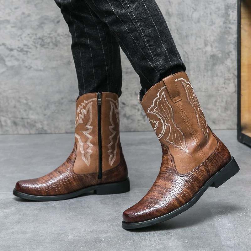 Bottes en denim imprimées brodées pour hommes, style occidental, fermeture à glissière latérale, haut confortable, haute qualité, nouveau style à la mode