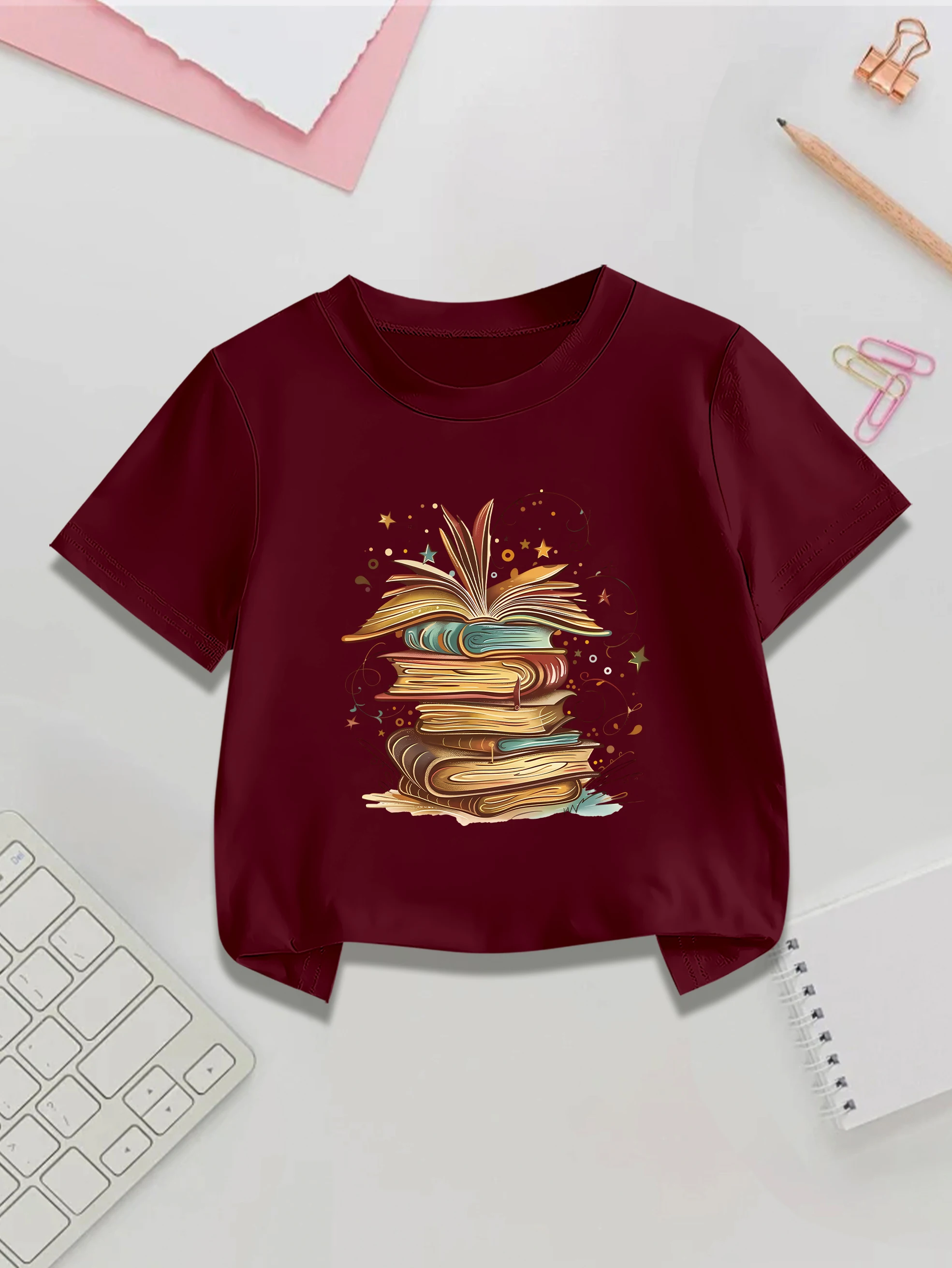 

1 шт.: Милая летняя футболка с коротким рукавом для девочек с принтом «Куча книг и звезды» в стиле мультфильма к школе