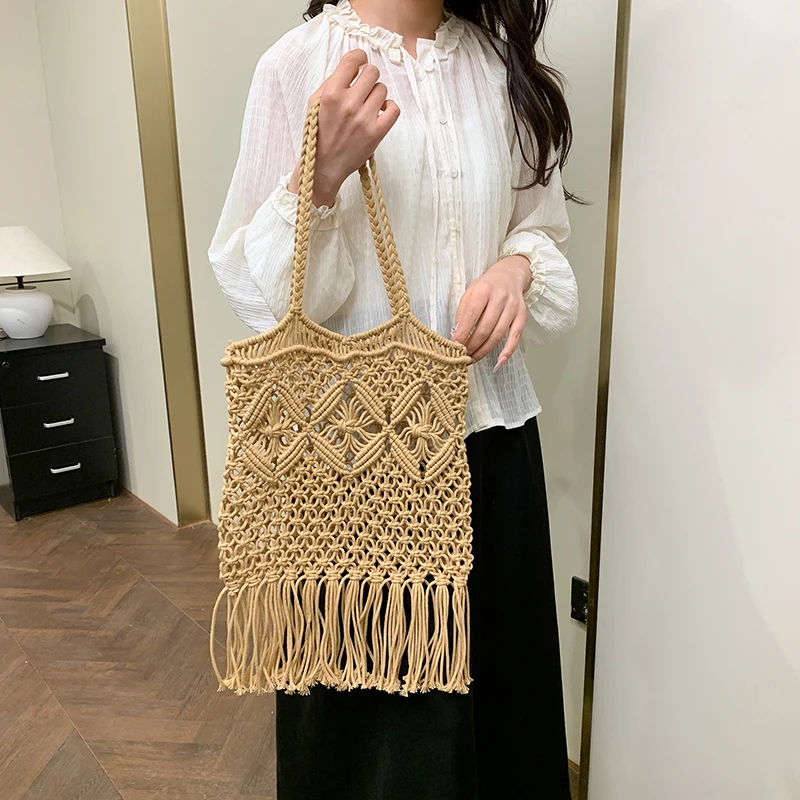 

New Fashion Tassel Decoration Hollow Out Shoulder Bags For Women’s Large Capacity Handbag Totes Vintage Beach Bag Shopping Pack