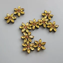 10pc/lot 2.8cm Crystal flower patches for clothing Rhinestone beaded parches Sewing embroidered appliques parche  bag shoes