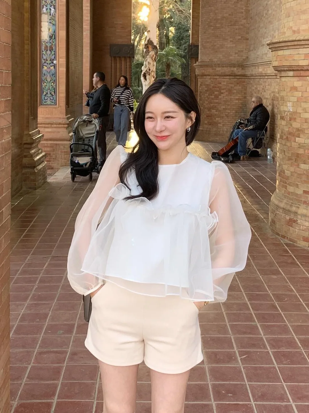 Unique Chic round Ne Bubble irt Wooden  Design Sensation Spring Faion Women's Clothing Korean Sle Loose Fit ort...