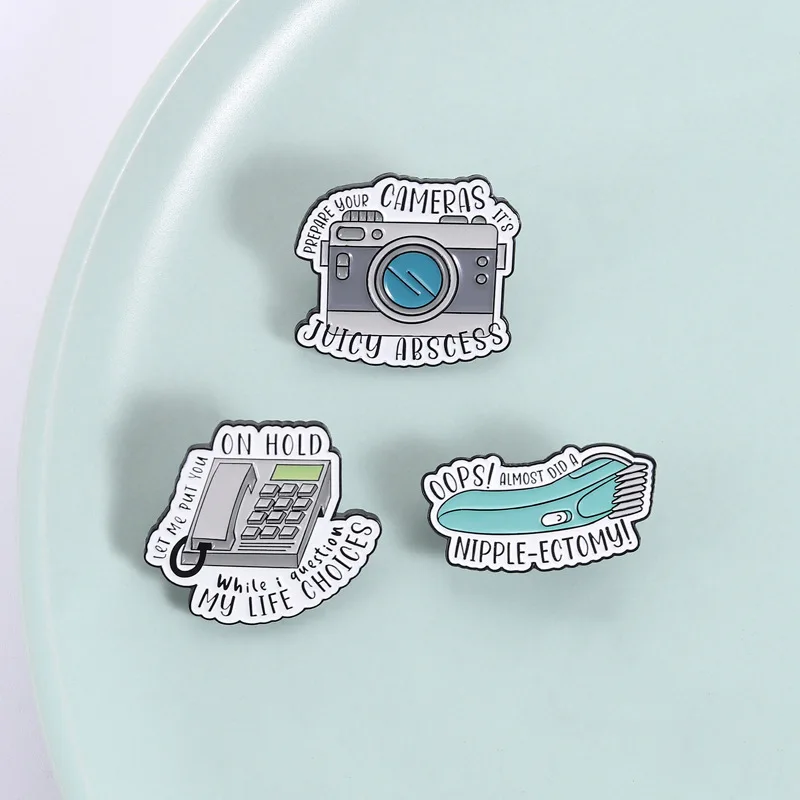 Vintage Electronic Equipment Badge Brooch Pins Cartoon Hair Shaving Telephone Camera English Letter Enamel Lapel Pin Accessory O