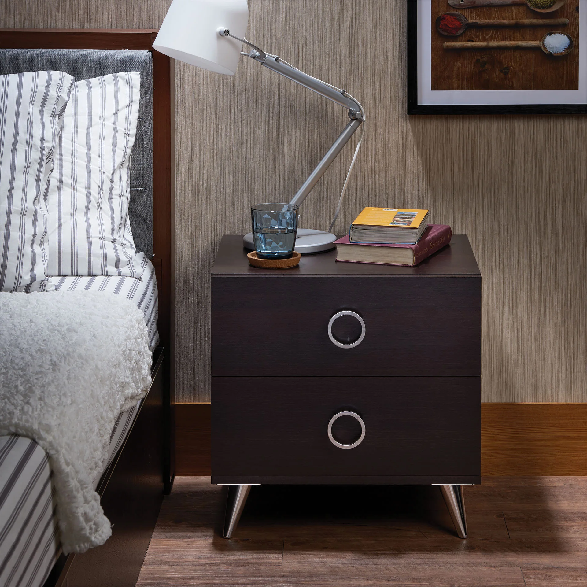 

Multi functional bedside table with decorative edge table, combining practicality and aesthetics
