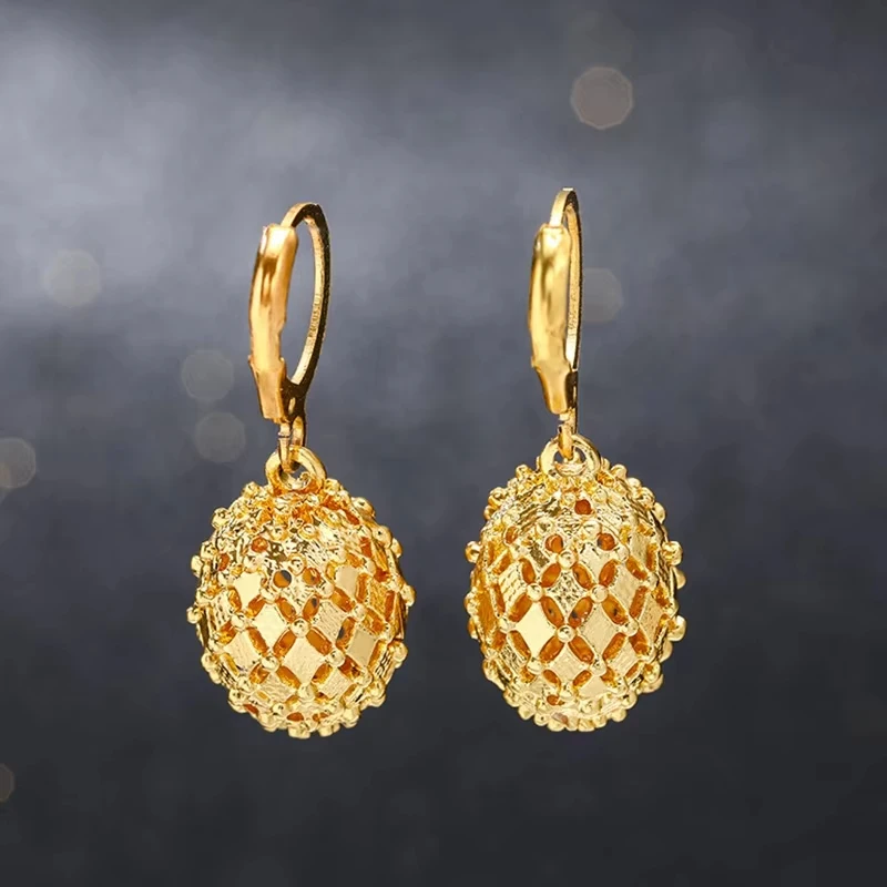 

Jianjie Light Luxury Women’s Gold Color Rhombus Hollow Earrings Exquisite High End Banquet Earring Gifts Tide