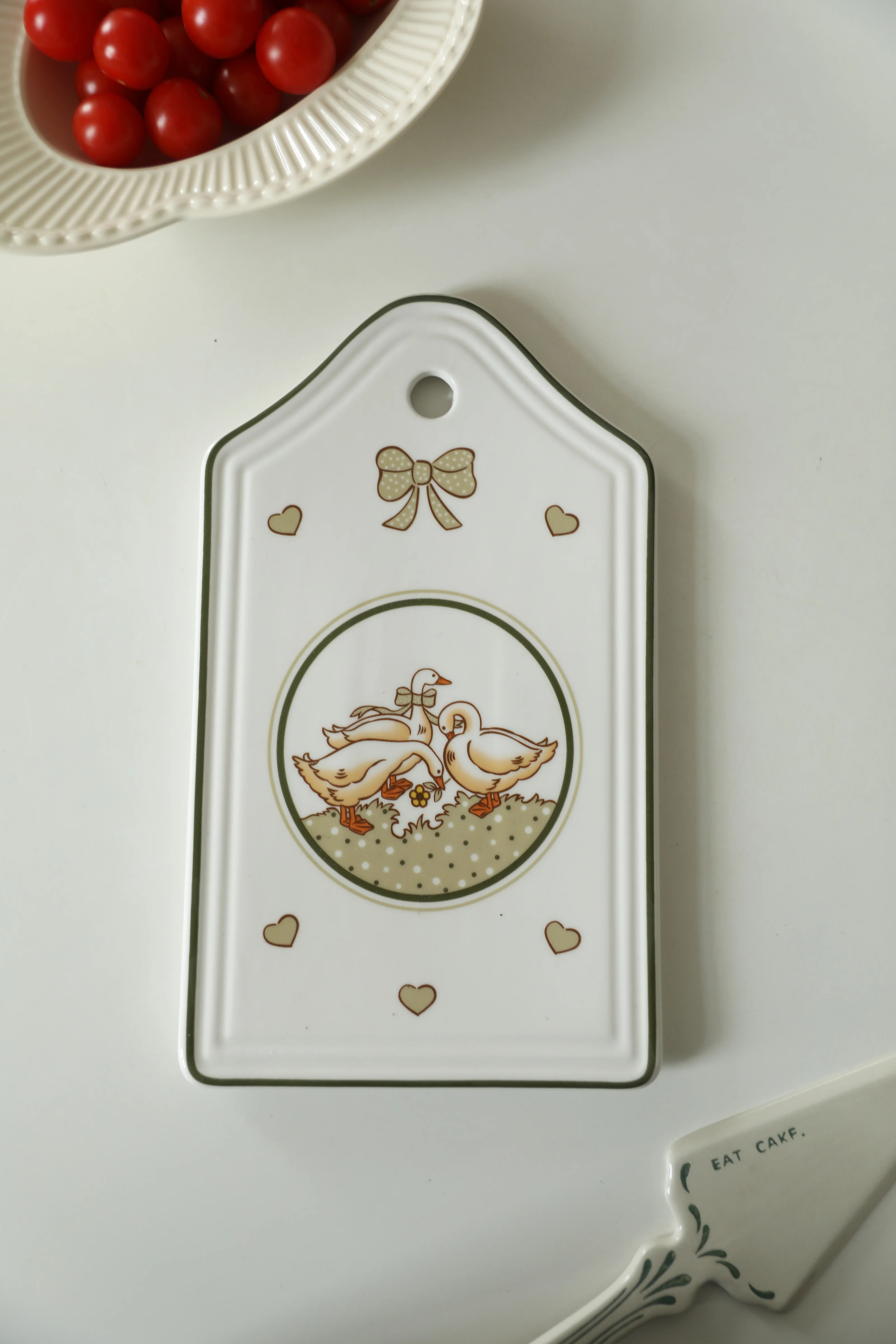 Retro Style White Goose German Ceramic Cake Board