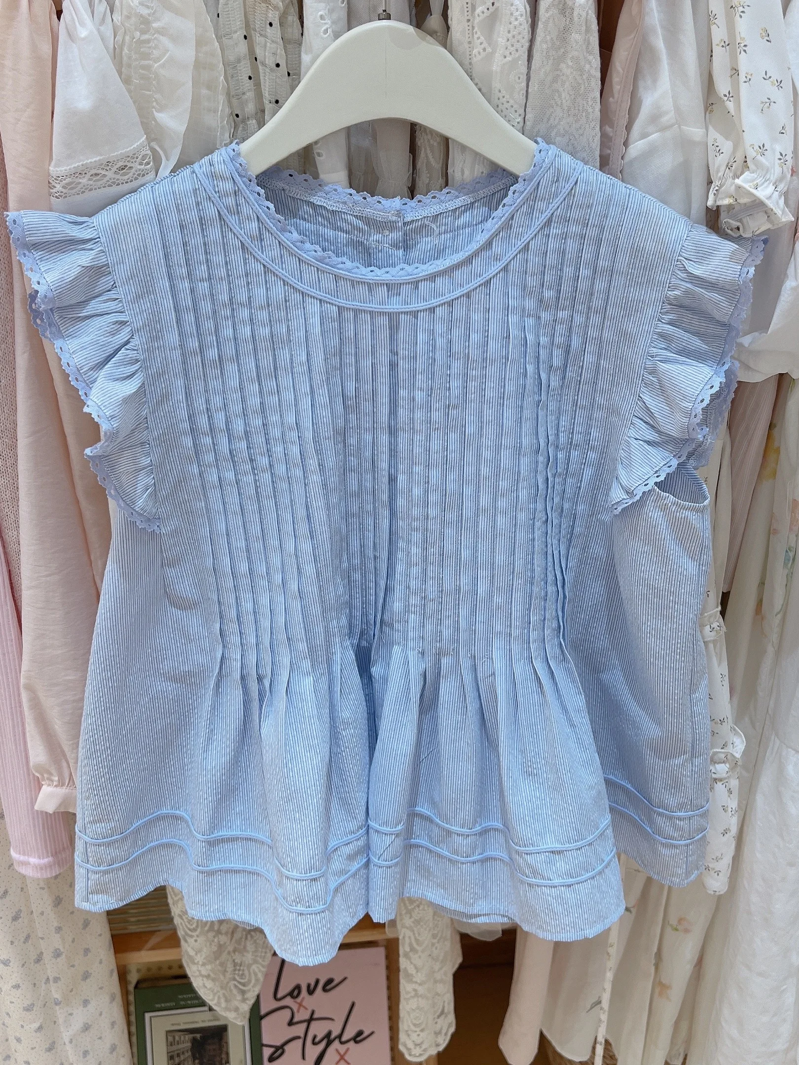 

Свободная синяя женская рубашка в корейском стиле, летняя новинка, с рукавами-крылышками, стройнящая, универсальная, милая молодежная блузка