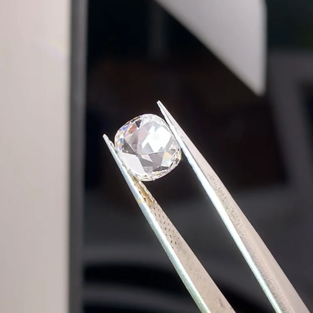 Berlian Cushion Cut Antik Bersertifikat IGI dari Tambang Lama, Berlian Cushion Buatan Laboratorium untuk Pembuatan Cincin Tunangan