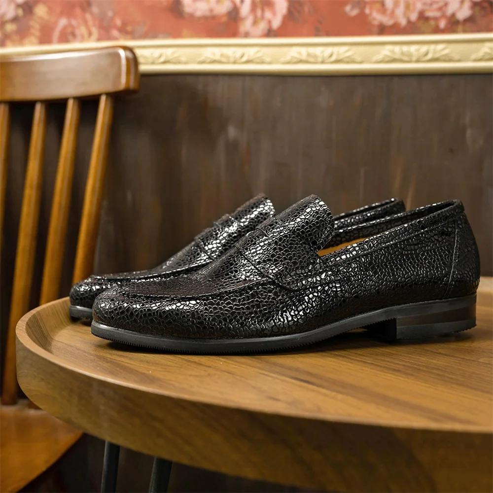 حذاء بدون كعب من الجلد البريطاني بطباعة الأفعى جلد طبيعي سهل الارتداء للرجال حذاء كاجوال يومي مصنوع يدويًا فستان مريح حذاء فردي