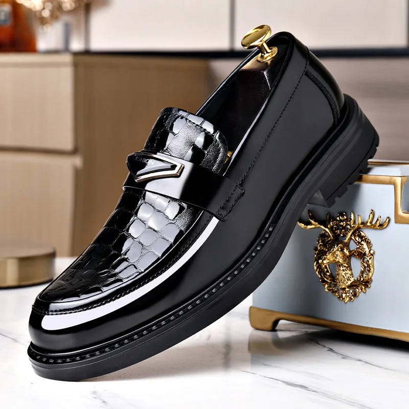 British Style Shoes for Men Genuine Leather Casual Shoes Stone Pattern Patent Leather Business Leisure Fashion Dress Shoes
