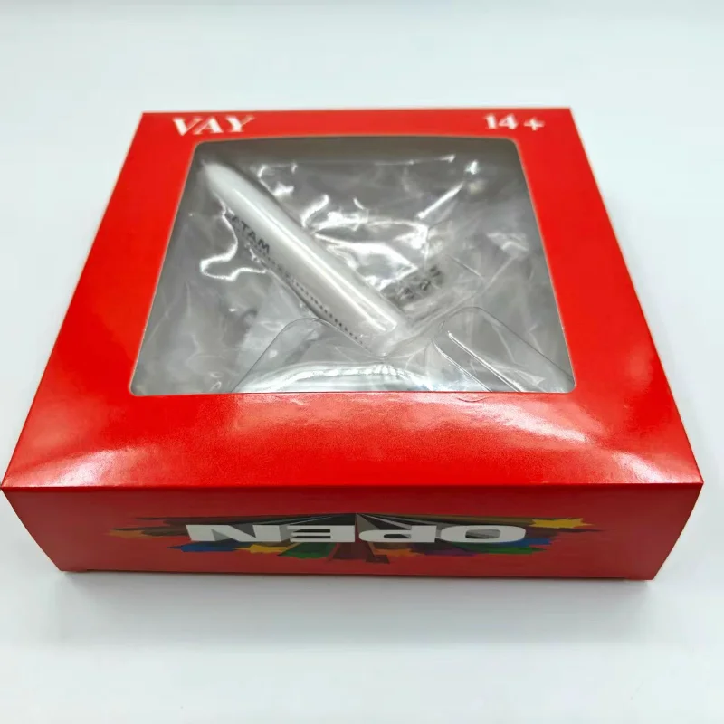 Diecast LATAM Airlines Airbus A320 Painted Alloy Aircraft Model Collectible Toy Gift Souvenir Display Ornament