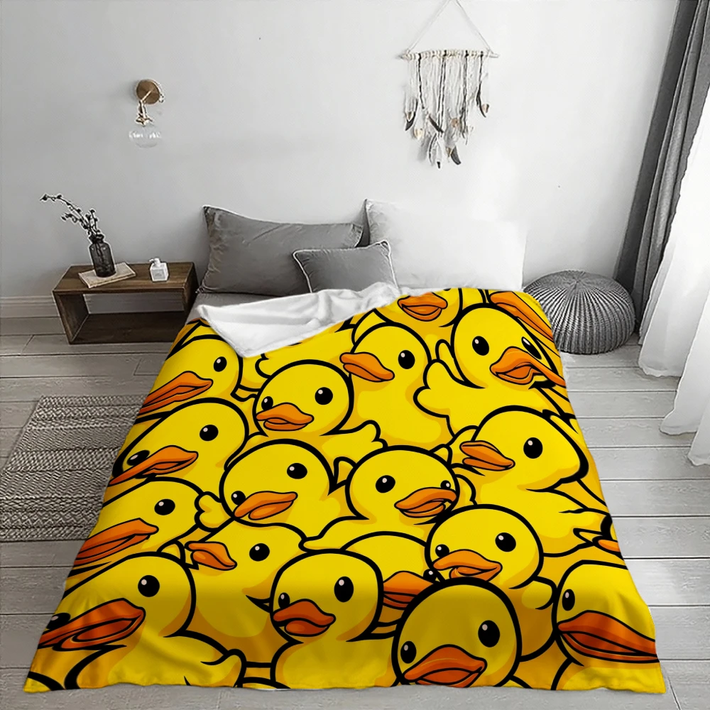 1pc Cute Full Print Little Yellow Duck Flannel Blanket, Great Gift Option, Soft Warm Healing Cartoon Design with Adorable Duck P
