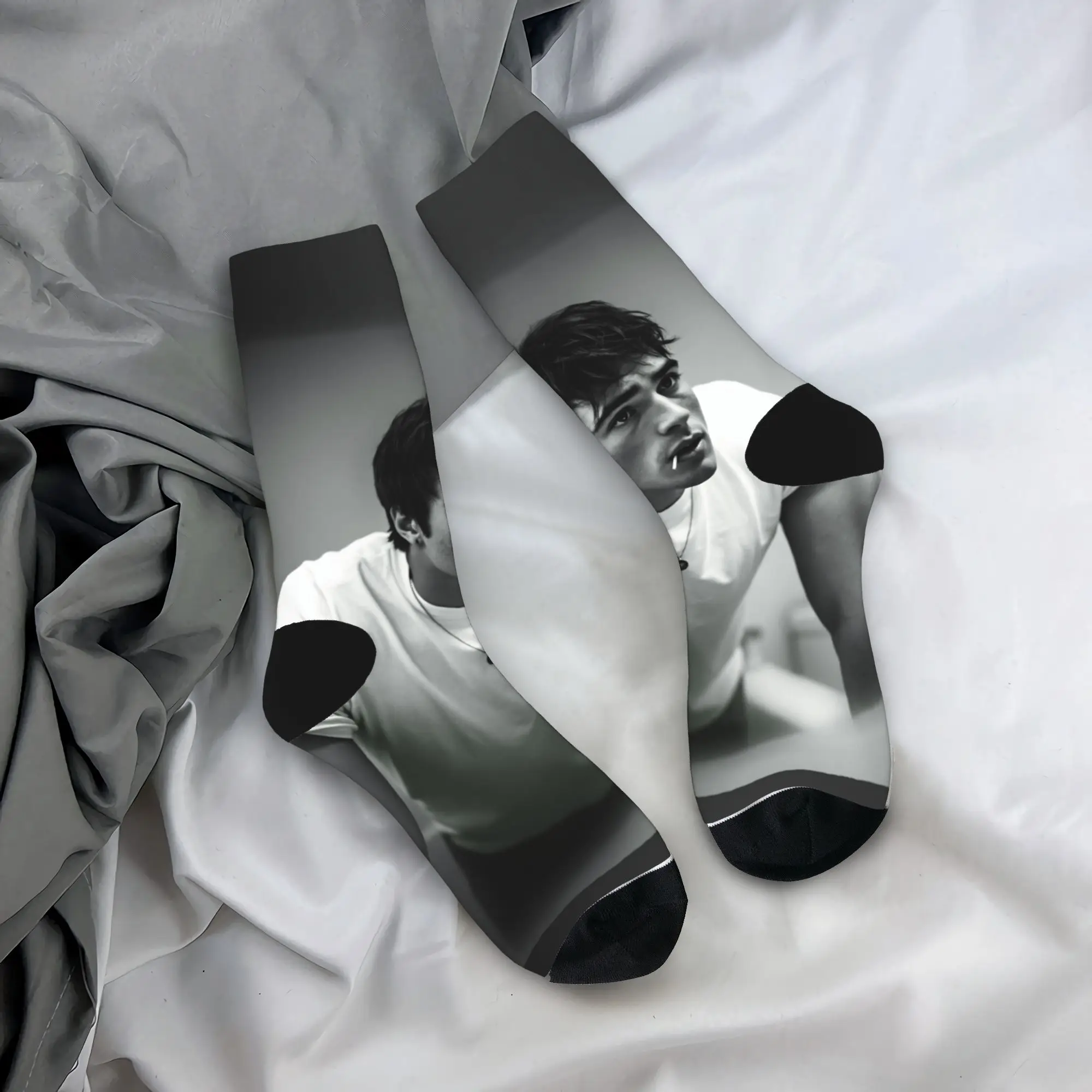 

Мужские носки Jacob Elordi Stockings Зимние элегантные средние мягкие носки Графические уличные антибактериальные носки