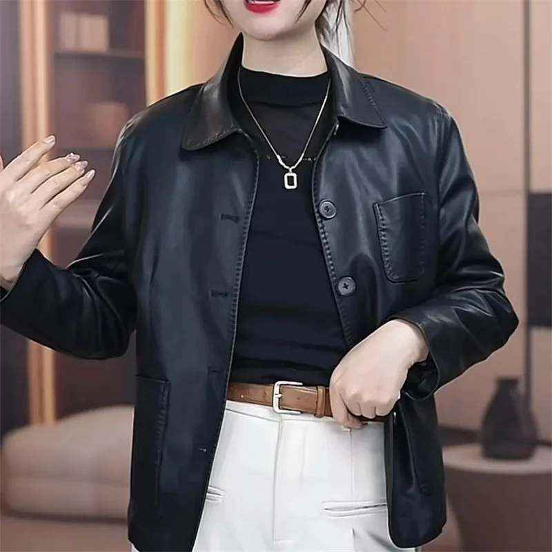 المرأة الكورية حجم كبير 4XL معطف جلد 2025 المؤنث التلبيب فو سترة جلدية الخريف الشتاء السيدات موضة بولي Leather الجلود أبلى
