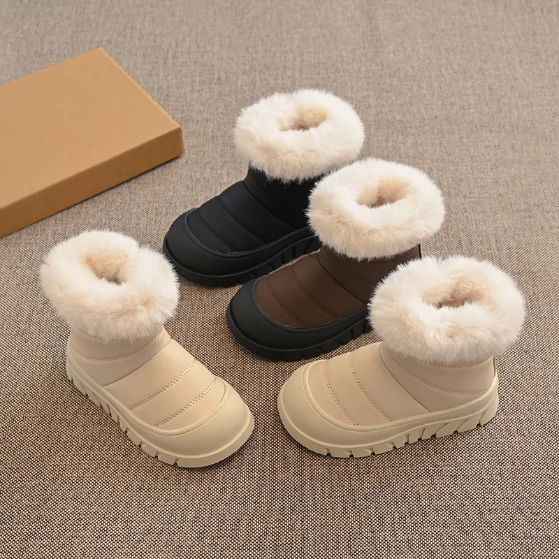 Botas de nieve gruesas para niños, zapatos de algodón antipatadas para niños, nuevo estilo de invierno, botas de algodón peludas a la moda para niñas, 2025