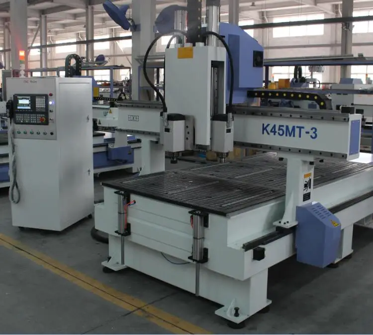 Konkurrenzfähiger Preis 1325, CNC-Holzbearbeitungsfräser, MDF-Schneiden, Schnitzmaschine, Werbeunternehmen, gebrauchter Zustand, Siemens-Steuerung