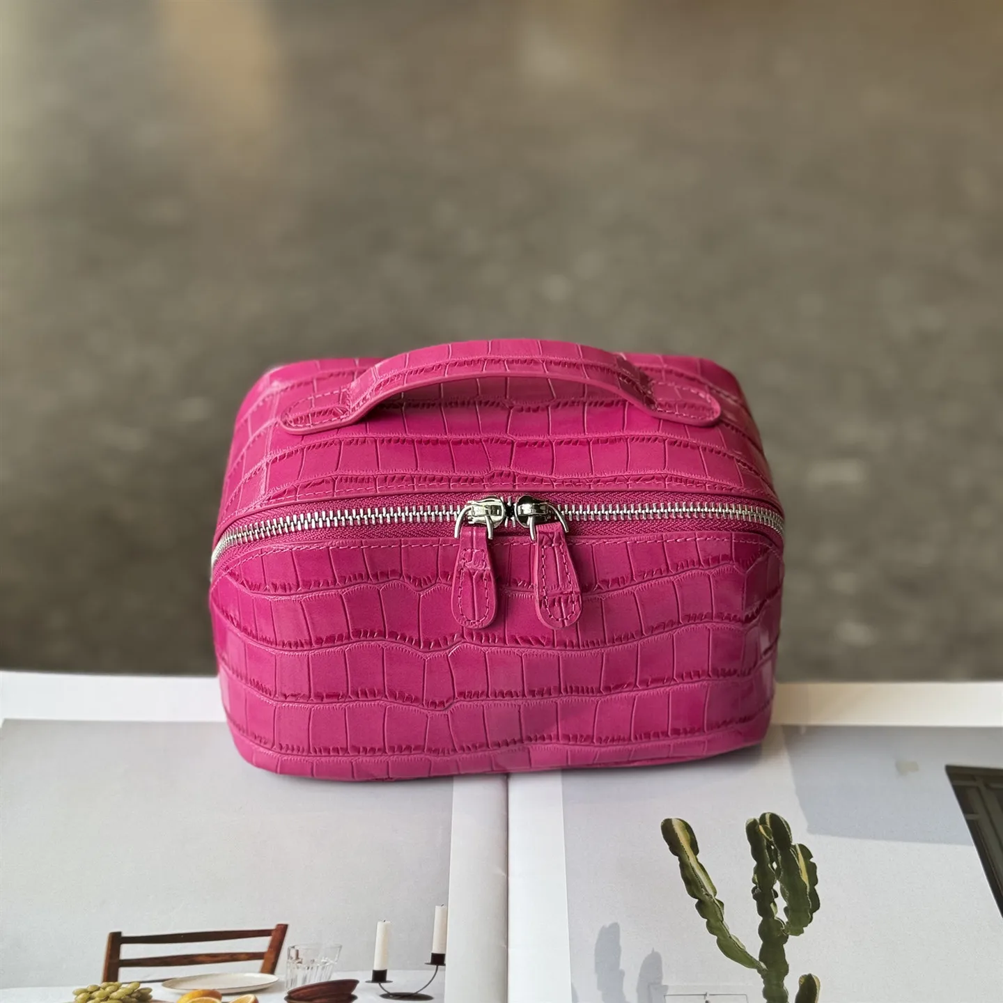 Crocodile Pattern Cowhide Cosmetic Bag Rose Red Light Luxury Genuine Leather Women Travel Portable Toiletry Storageanity Case