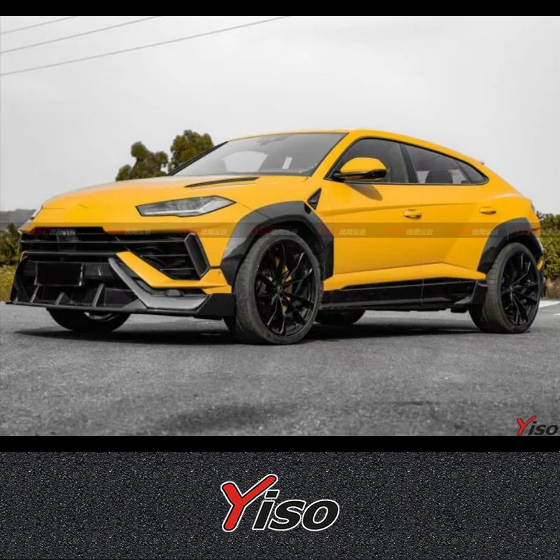 

Подходит для Urus S: модифицированный комплект Vorsteiner из сухого карбона – передний сплиттер, боковые пороги, задний сплиттер, накладки на колесные арки, задний диффузор.