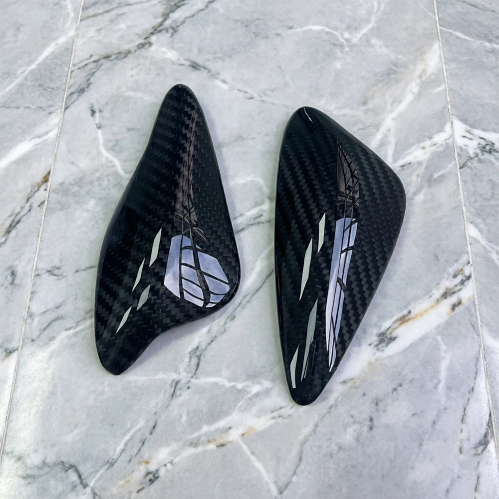 

Motorcycle carbon fiber fuel tank corner protection slip fast For Triumph Daytona Moto2 765 / Street Triple 765 S R RS 2017-2022