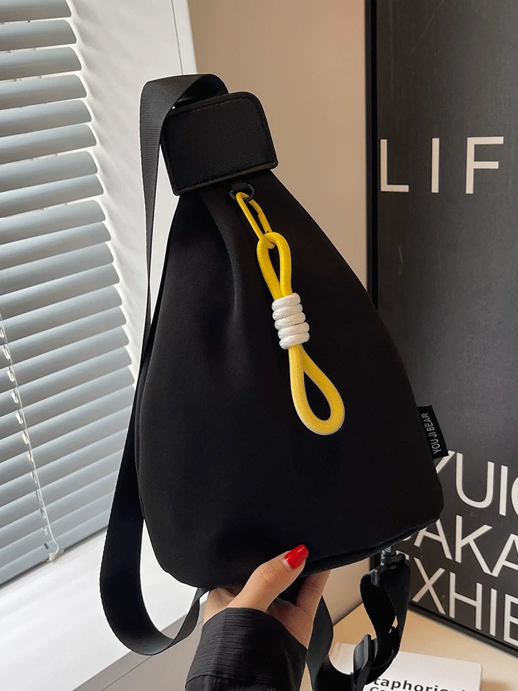 Faionable Borsa a tracolla grande Capaci Nuovo 2025 Bapa da donna Design versatile Casual Sle Materiale in nylon ell ape