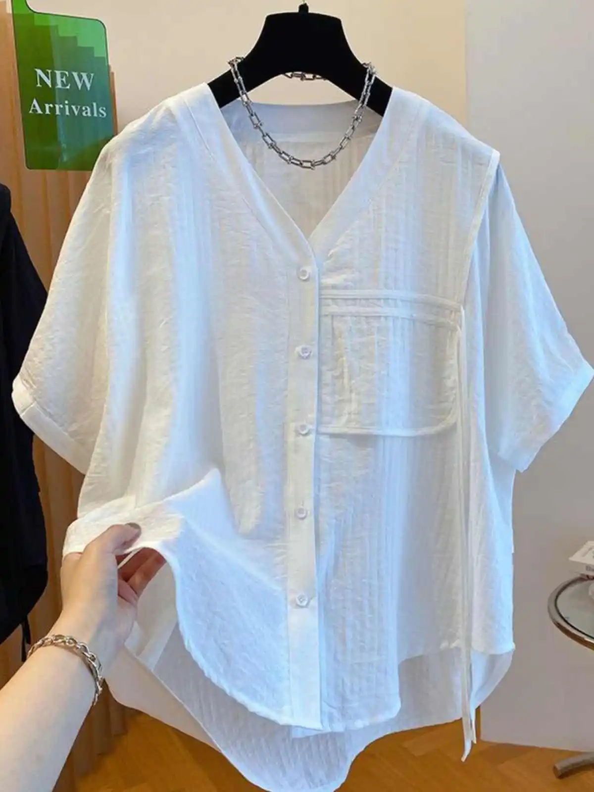 Camicia da donna semplice in tinta unita per pendolarismo, maniche corte irregolari larghe estive, top monopetto con scollo a V di grandi dimensioni
