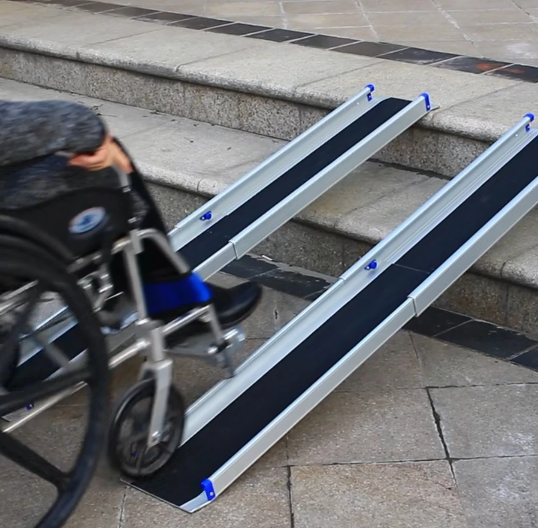 Lightweight Silver 4ft 5ft 6ft Aluminum  Double Track  Wheelchair Ramps for Steps Foldable Ramp