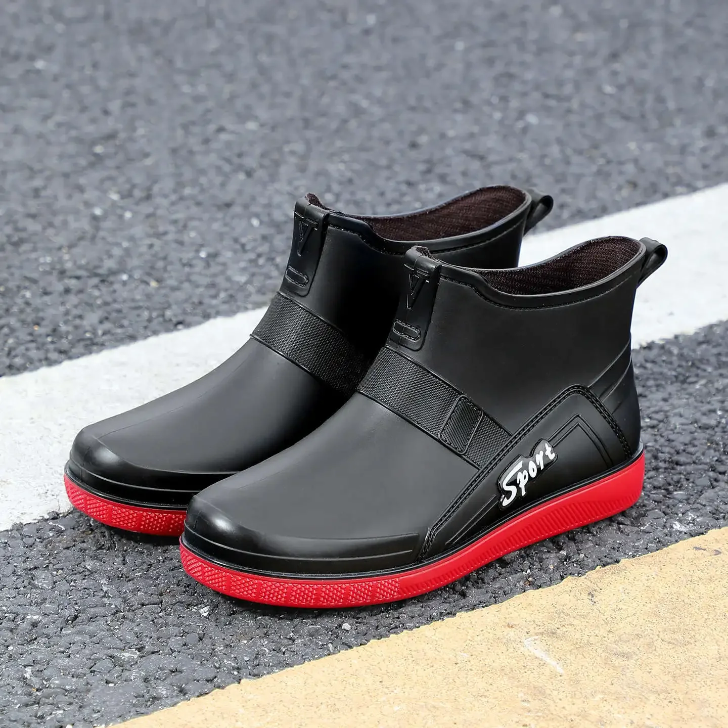 Botas de lluvia cortas para hombre, botas de pesca para caminar en el agua, tiras reflectantes negras y rojas, zapatos con pegamento a la moda para todas las estaciones