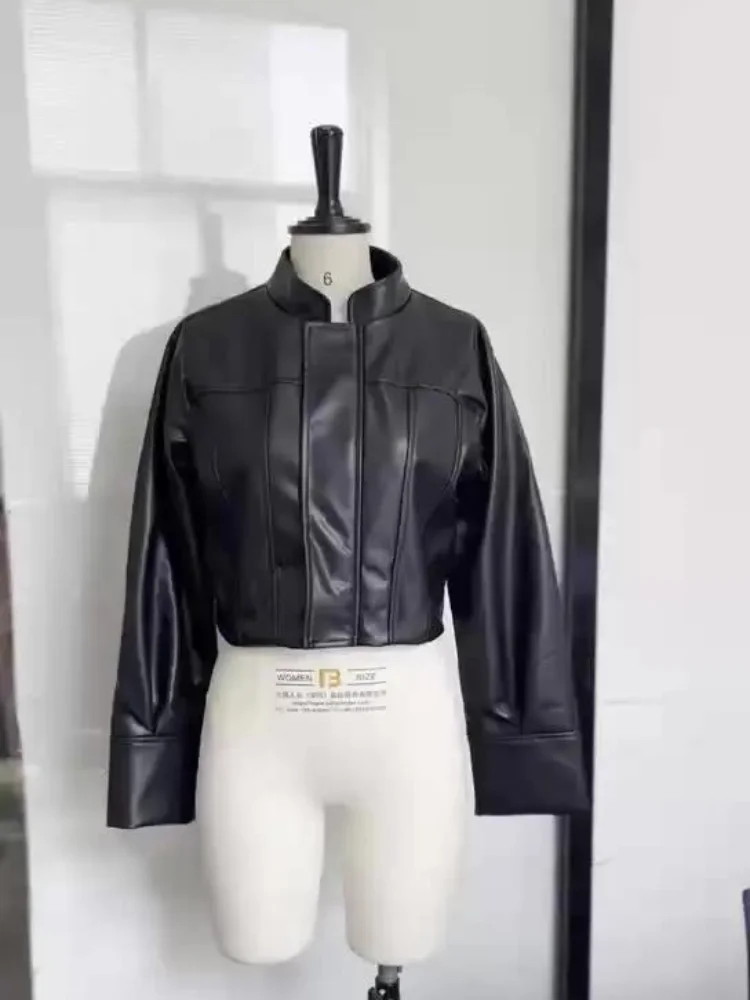 Рисунок 6 - Облегающая куртка из искусственной кожи