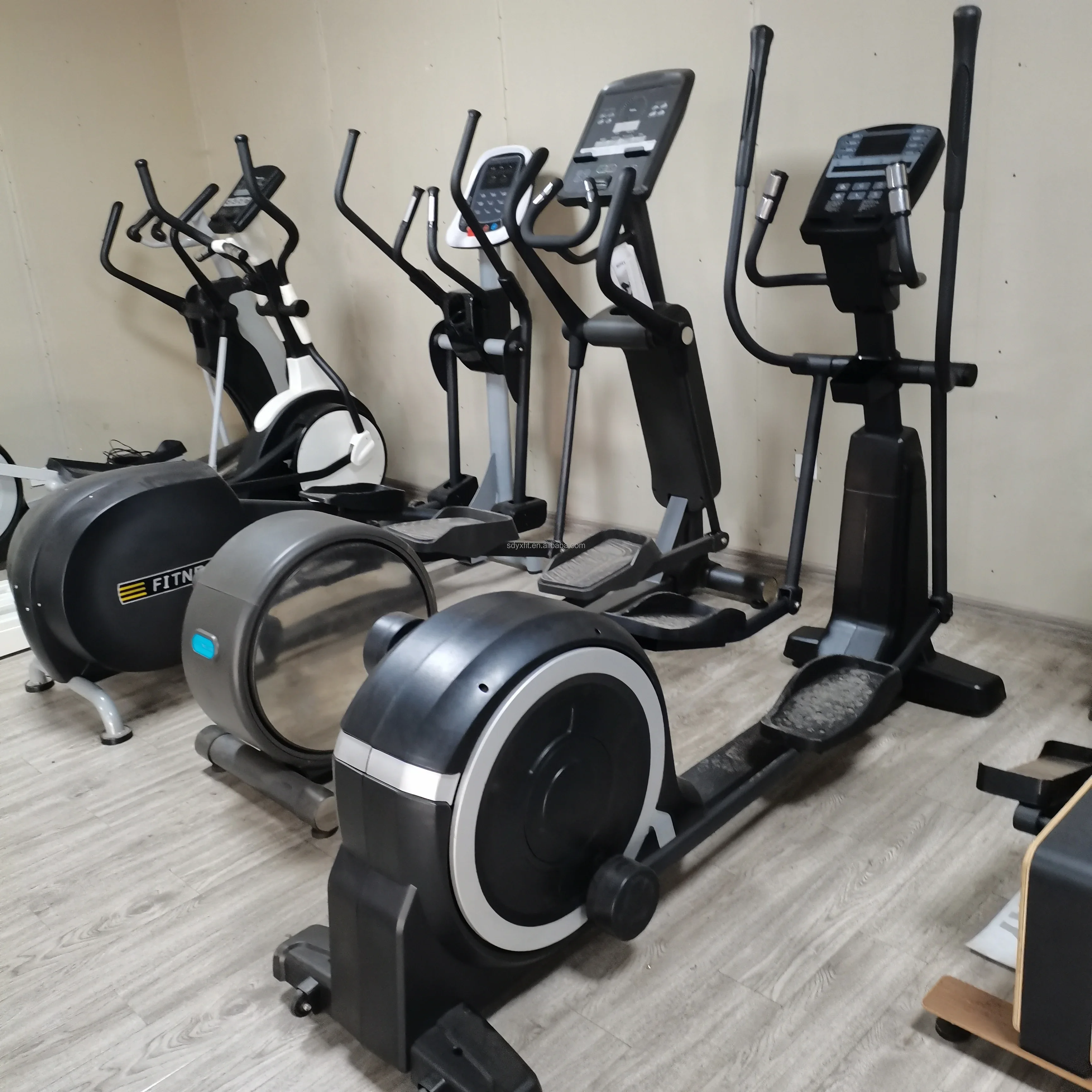 commercial gym  elliptical machine  elliptical bike  cross trainer gym machine