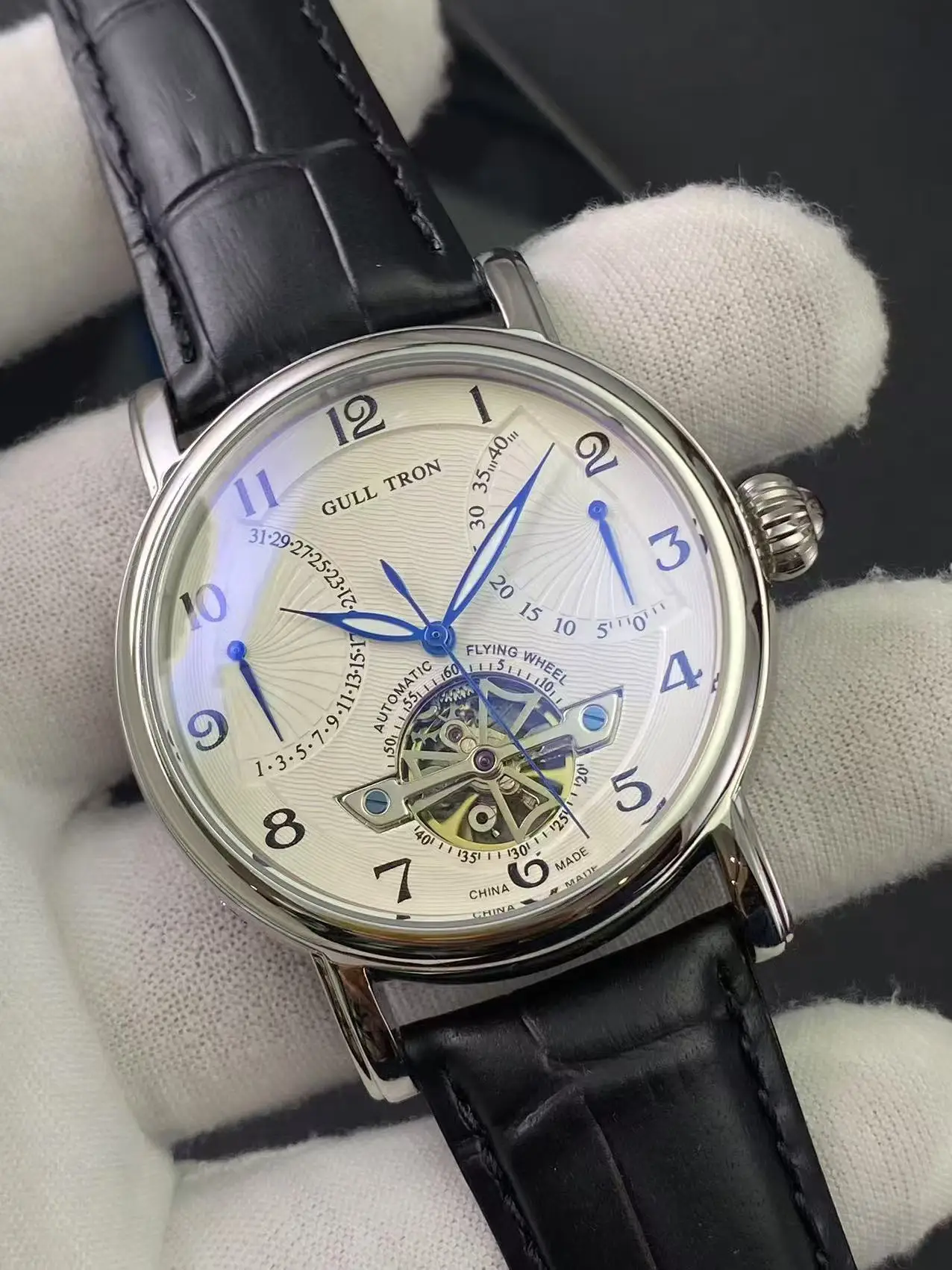 Fashionable multifunctional automatic mechanical men's watch, advanced round trip calendar, weekly kinetic energy display, windm
