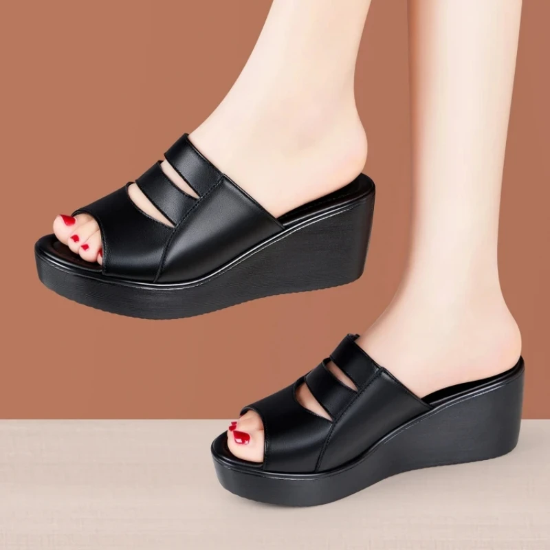 

Универсальные удобные туфли на плоской платформе с толстой подошвой, 6 см, мягкие кожаные тапочки, шлепанцы на танкетке на среднем каблуке 2025 года для офисной мамы