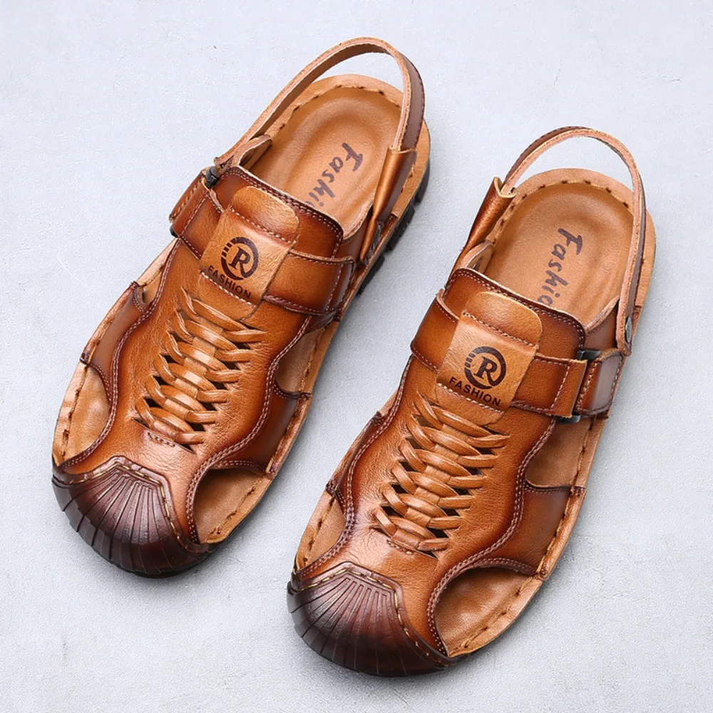 

Мужские сандалии Baotou, лето 2025 года, повседневная пляжная обувь из воловьей кожи с верхним слоем для мужчин, нескользящая мужская обувь на подошве из воловьей кожи с полыми отверстиями