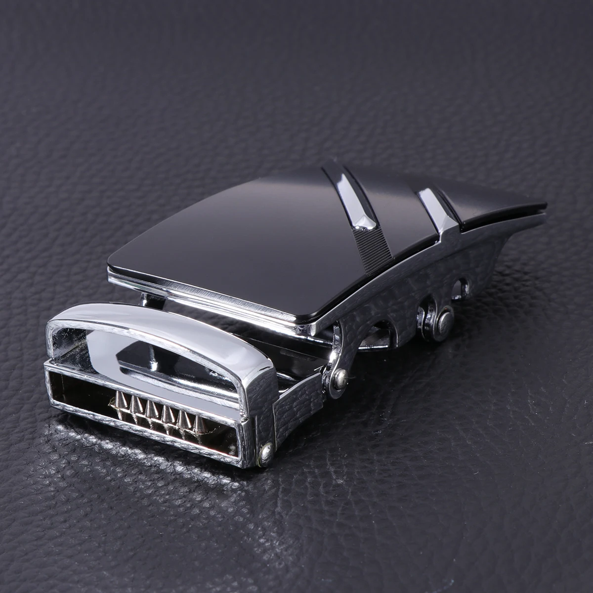 เข็มขัดผู้ชายแบบอัตโนมัติ หัวเข็มขัดโลหะผสม ทนทานต่อการขีดข่วน ดีไซน์สีดำเงา ขนาด 3.5 ซม. พร้อมอุปกรณ์เสริม