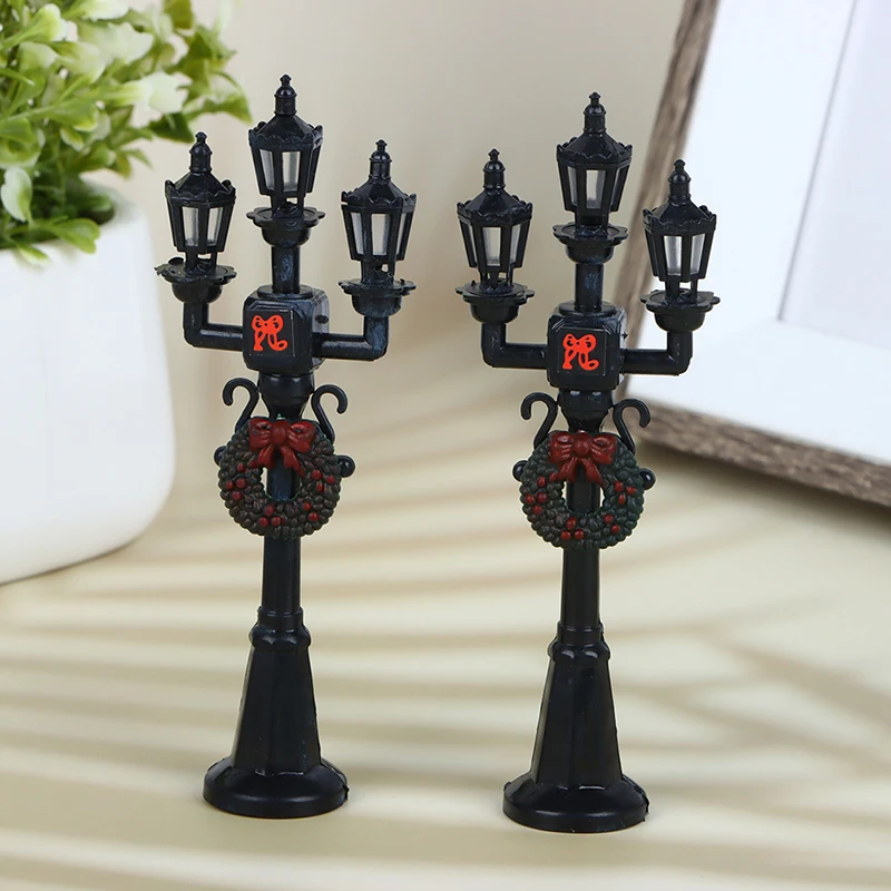 1pc Hot Sale Plastic Street Lamp 1/6 1/12 Dollhouse Miniature Christmas Park Street Lamp Doll Streetlight Decor Toy Home Decor