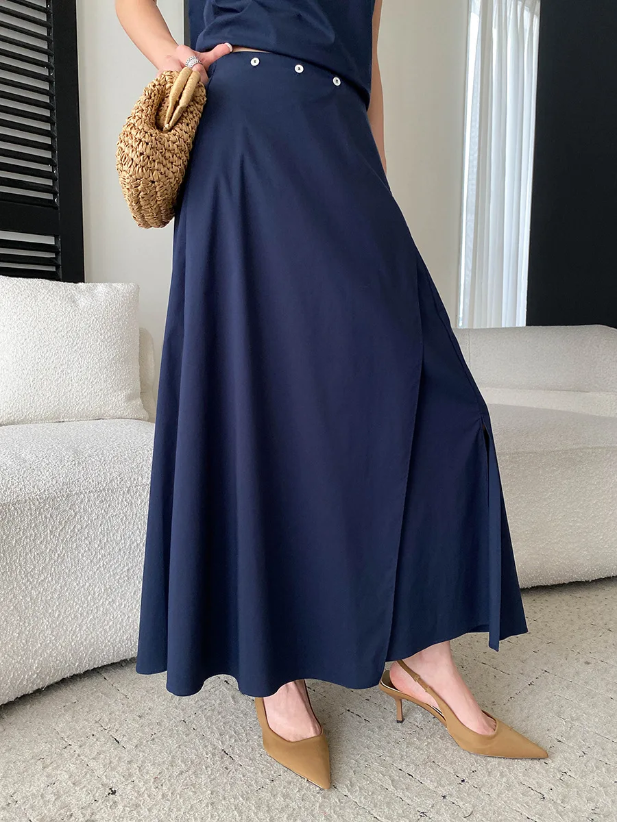 Frühlings- und Sommer-Damen-Set: Lässiges, einfarbiges, unregelmäßig designtes, ärmelloses Westen-Shirt mit Rundhalsausschnitt und Halbrock. – Detail 10