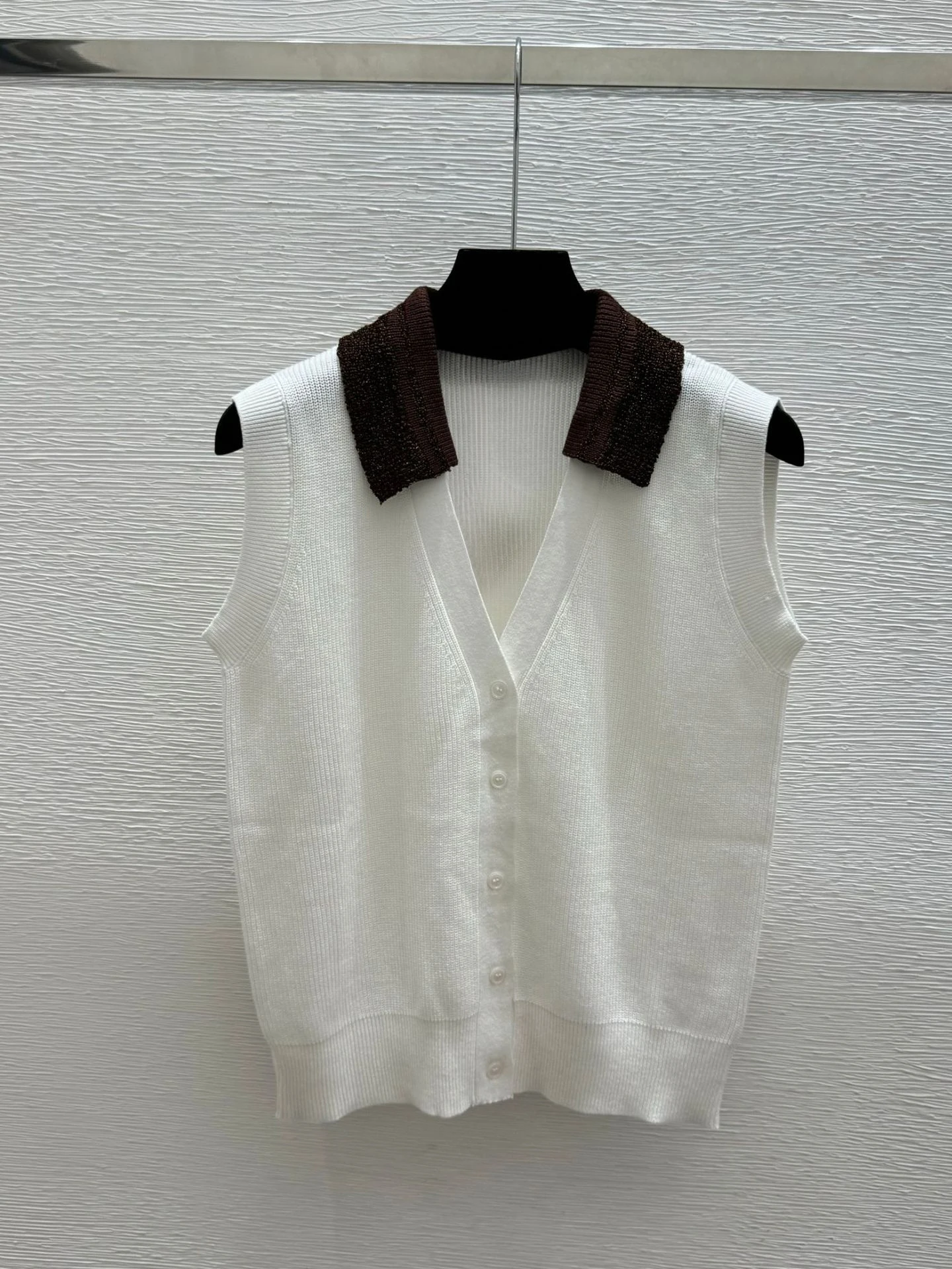 Women's Wool Vest: Color-Block Lapel, Single-Breasted Design—Simple, Commuter-Style Sleeveless Layering Top